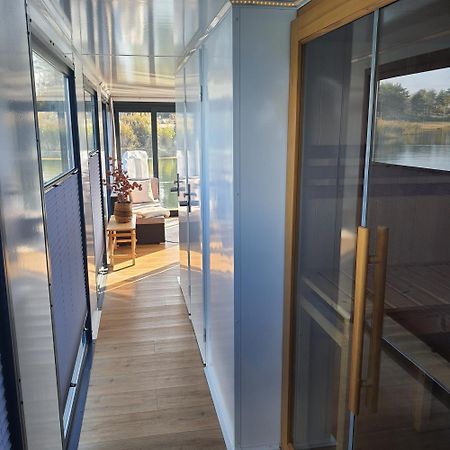 Schwimmendes Ferienhaus Sky Elsterheide Luaran gambar