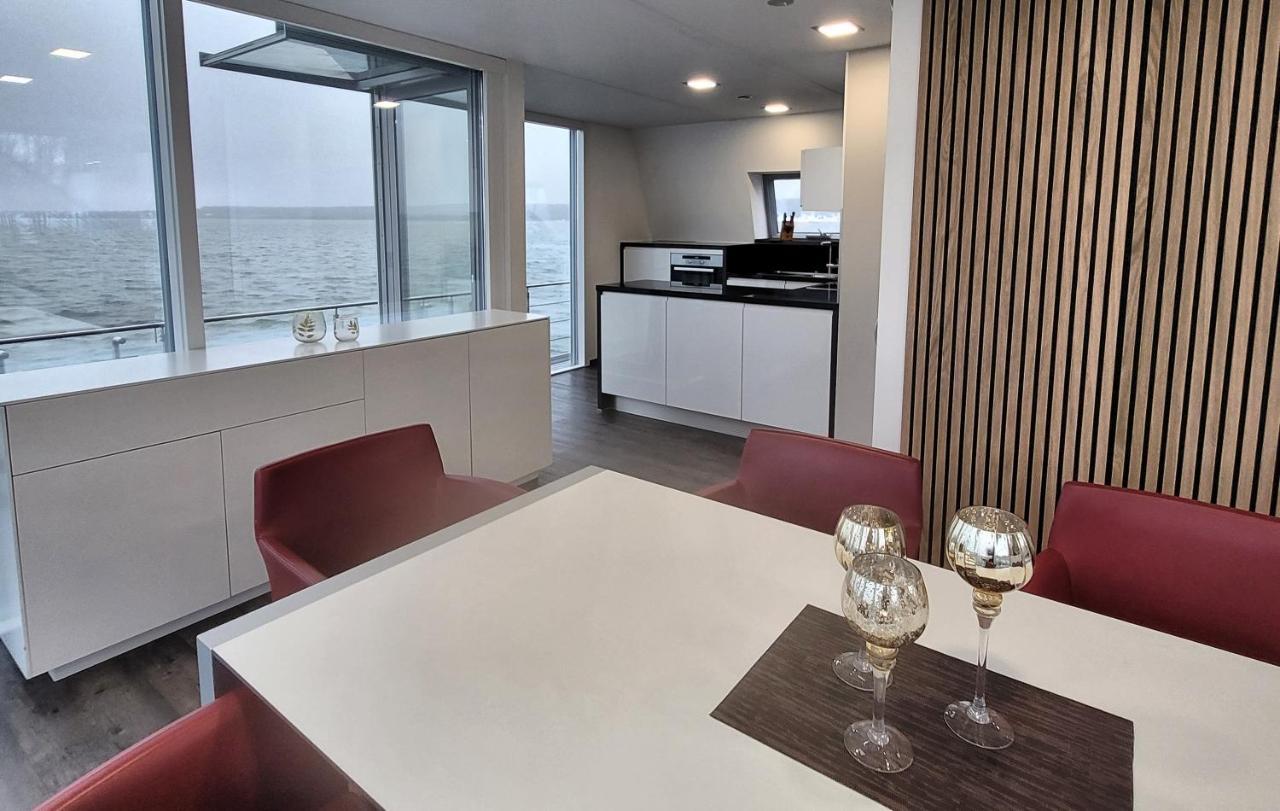Schwimmendes Ferienhaus Sky Elsterheide Luaran gambar