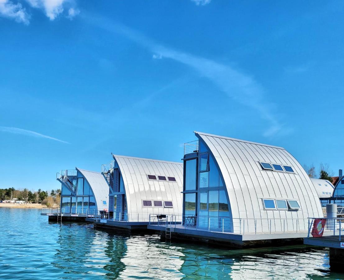 Schwimmendes Ferienhaus Sky Elsterheide Luaran gambar