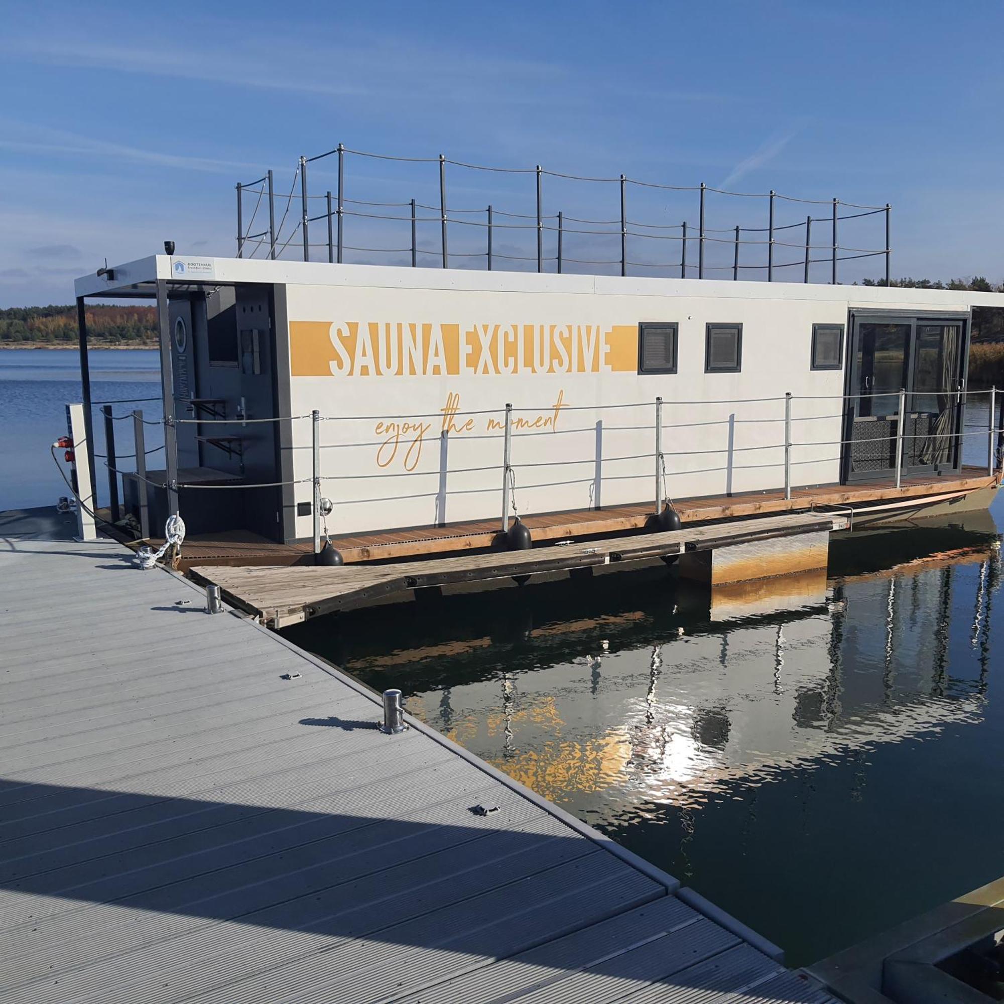Schwimmendes Ferienhaus Sky Elsterheide Luaran gambar