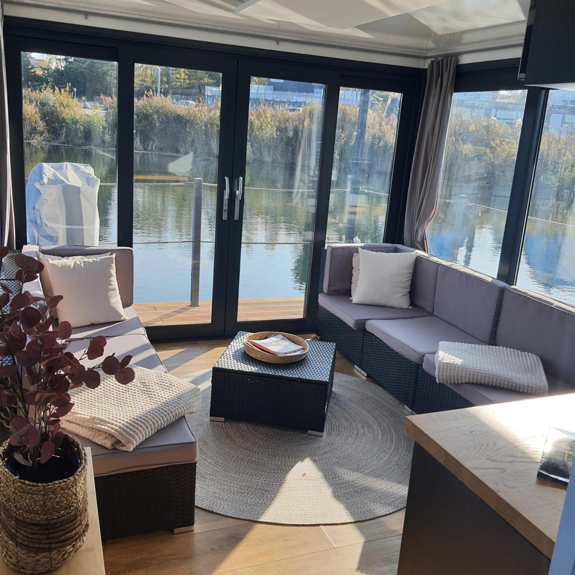 Schwimmendes Ferienhaus Sky Elsterheide Luaran gambar